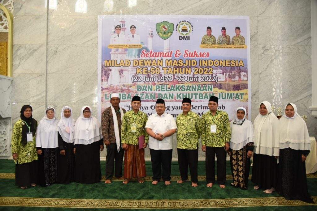  Bupati Tapsel : Azan Adalah Wujud Panggilan llahi dan Khutbah Adalah Penyampai Pesan Ilahi