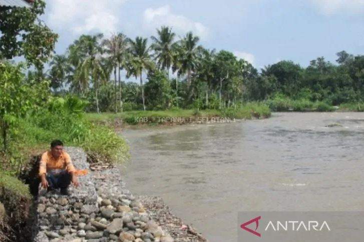 Oki, Belasan Tahun Melawan Derasnya Sungai Batang Toru Demi Keluarga