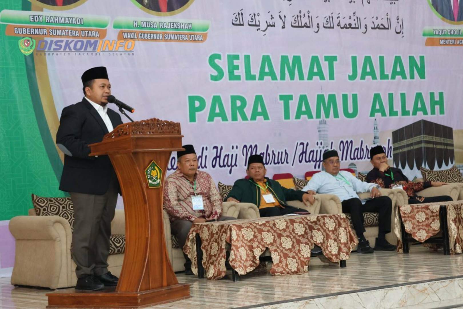 Bupati Dolly dan Ketua TP PKK Rosalina Hadiri Pelepasan 194 JCH Tapsel di Asrama Haji Medan