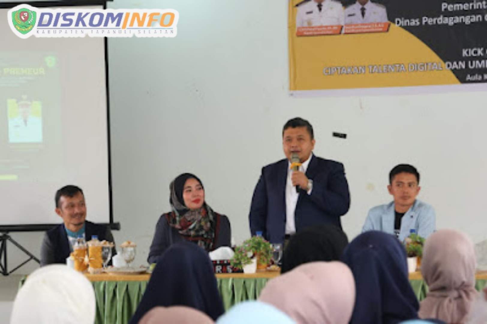 Bupati Tapsel : Zaman Semakin Canggih, Lakukanlah Adaptasi Dan Pelajari Perkembangannya