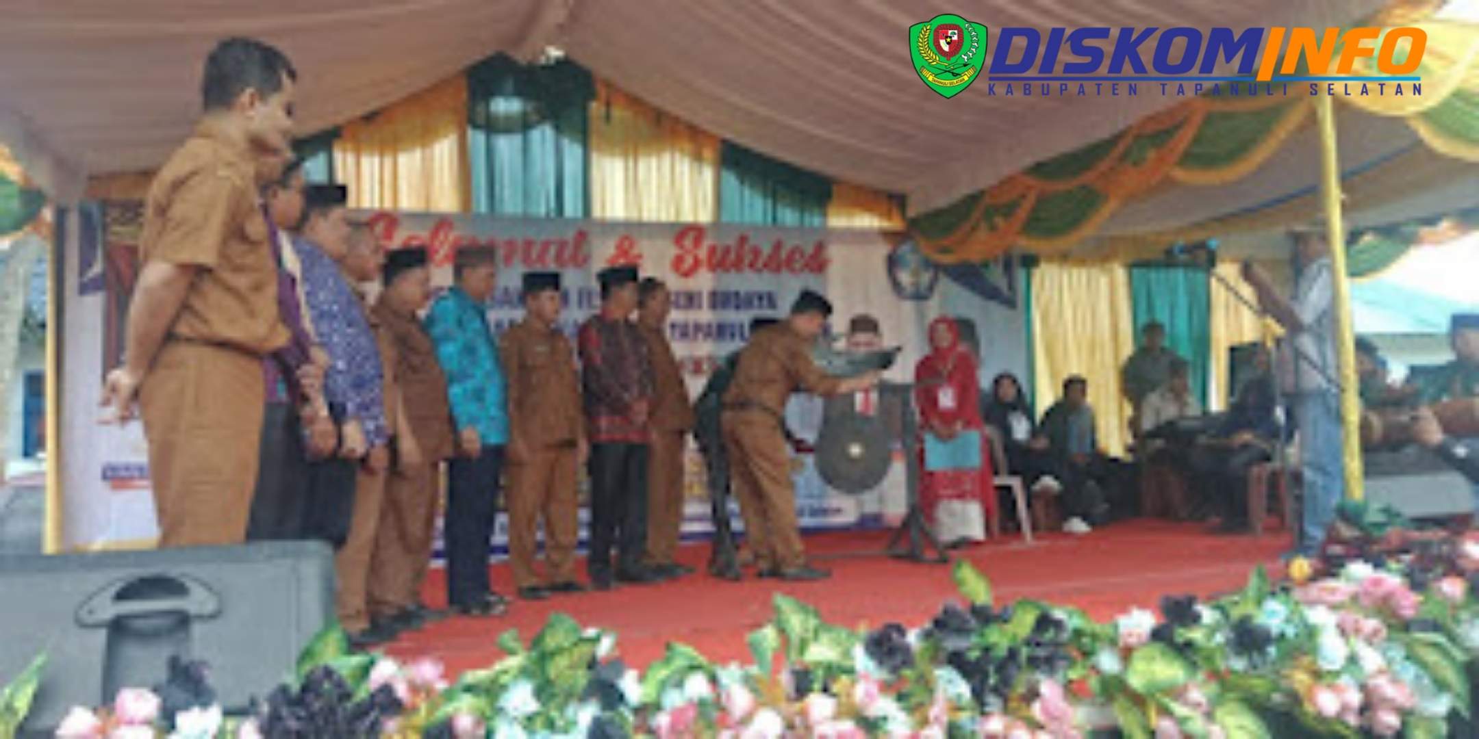 Bupati Tapsel Buka Festival Seni Budaya Antar Pelajar Meriahkan Hari Jadi Ke-73 Kabupaten Tapanuli Selatan