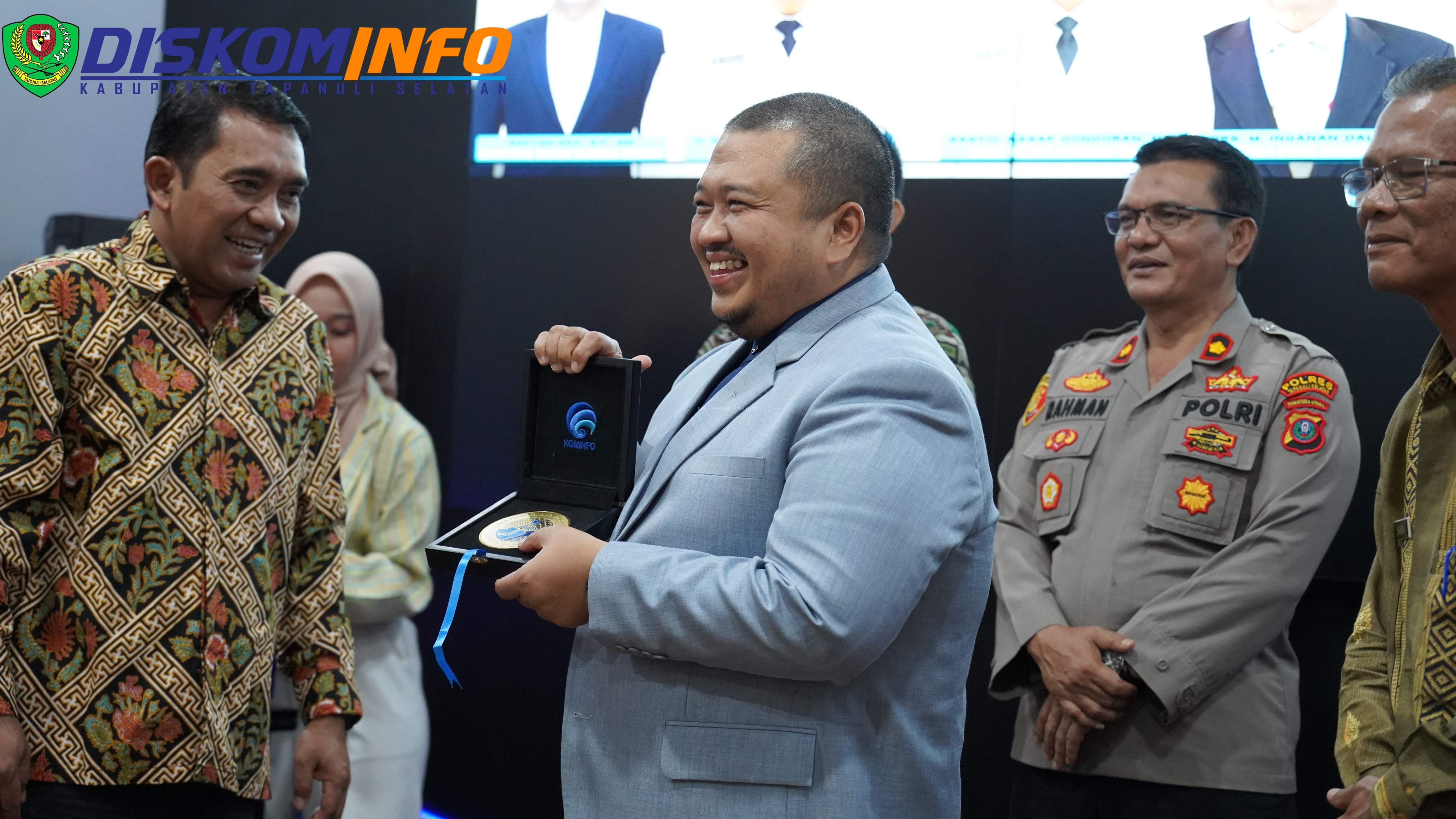 Pertama di Tabagsel, Bupati Tapsel Launching Layanan Darurat Call Center 112