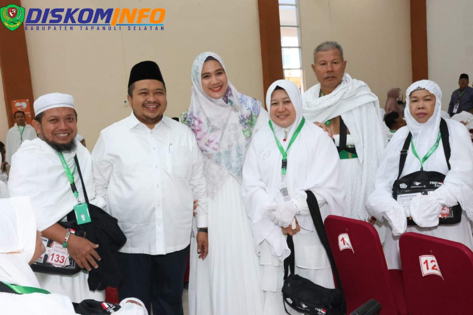 Isak Tangis Haru Iringi Pelepasan 222 JCH Oleh Bupati Tapsel 