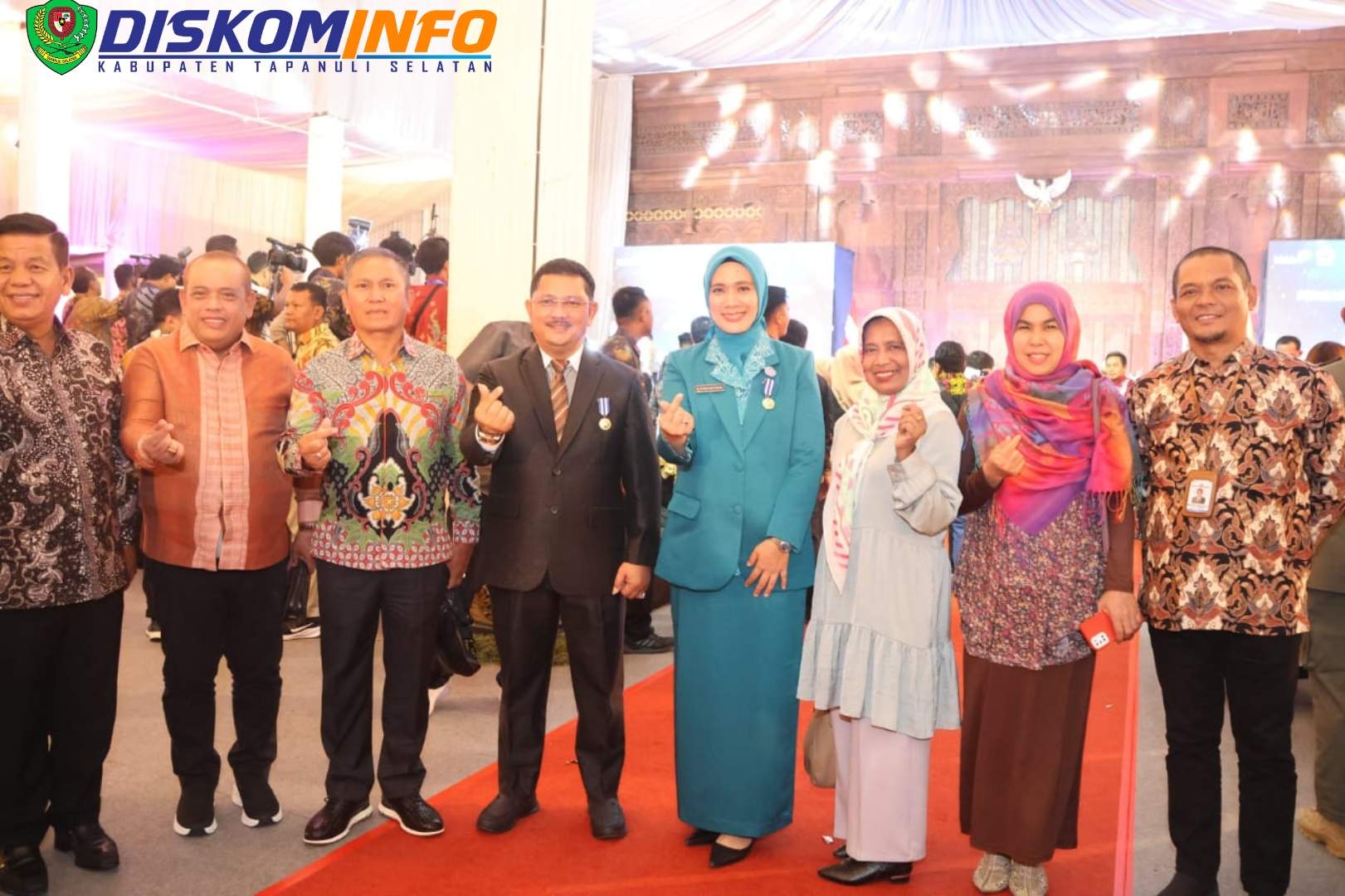 Selamat! Bupati Tapsel dan Ketua TP PKK Raih Penghargaan Manggala Karya Kencana