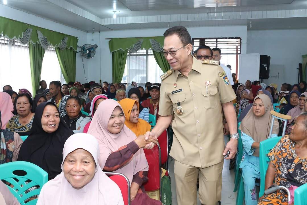 18.844 Keluarga di Tapsel Terima Bantuan Beras dari Pemerintah