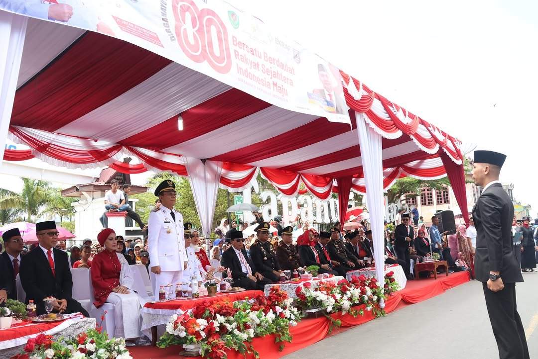 Semarak HUT RI ke-80, Ribuan Warga Tumpah Ruah Saksikan Pawai di Sipirok