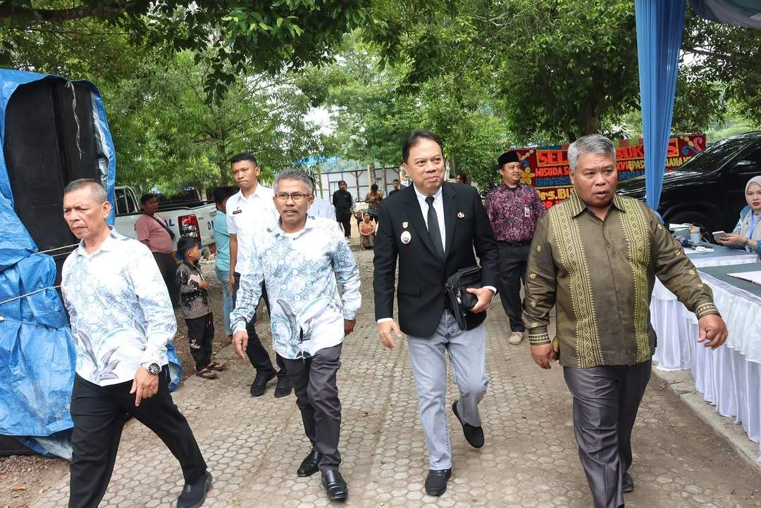 Hadiri Wisuda Sarjana dan Pascasarjana UGNP, Wabup Tapsel Tekankan Pengabdian Ke Masyarakat