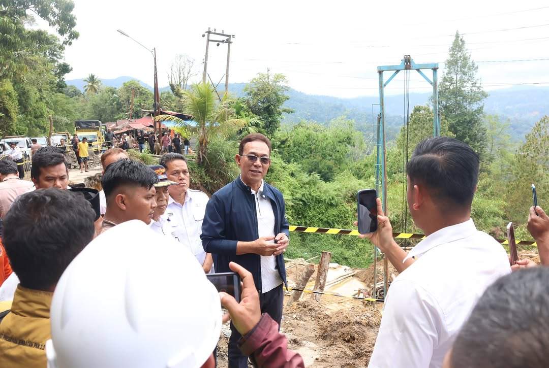 Jalan Nasional di Tapsel Amblas, Bupati Gus Irawan Minta Pemerintah Pusat Turun Tangan