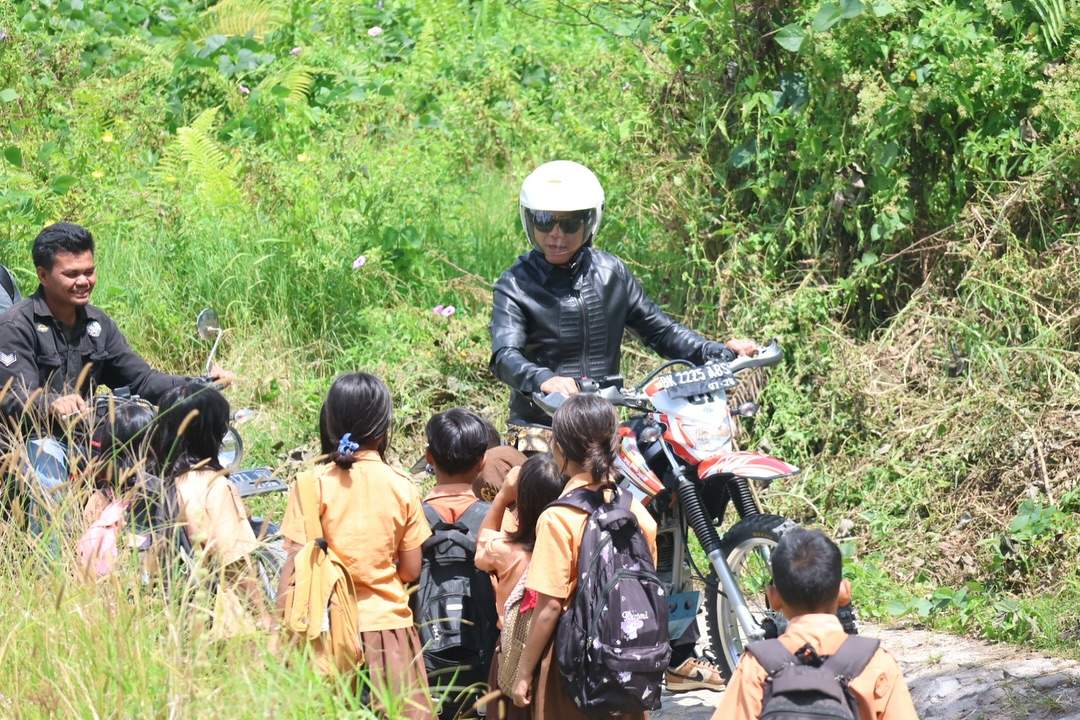 Bupati Tapsel Resmikan Kantor Desa Batang Paya, PLTA 510 MW Siap Beroperasi