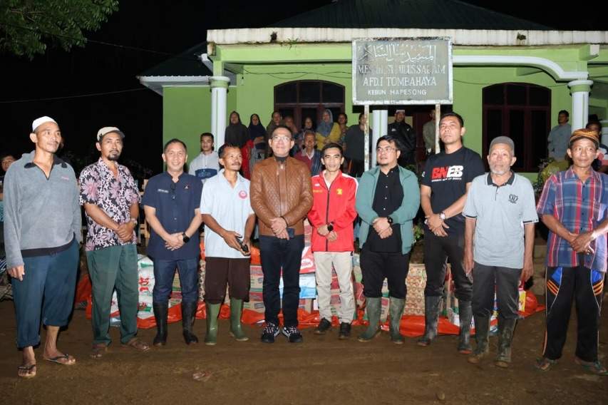 Bupati Gus Irawan Sambangi Korban Bencana Tapsel, dari Satu Pengungsian ke Lokasi Lain