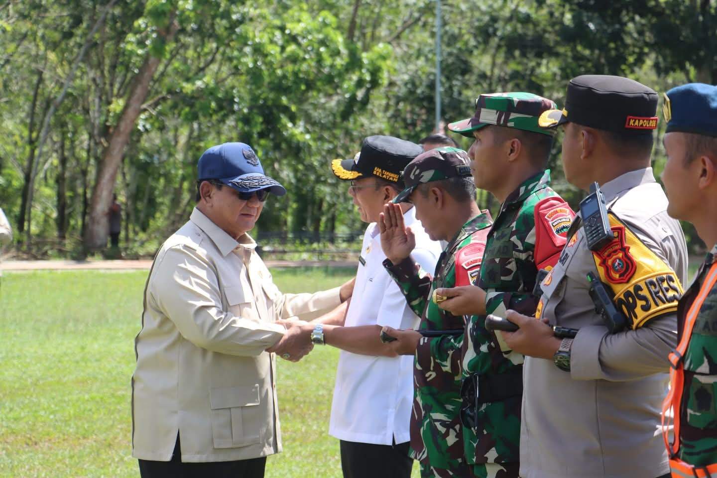 Presiden Prabowo Tinjau Jembatan Bailey Sungai Garoga, Pastikan Akses Warga Tapsel Segera Pulih
