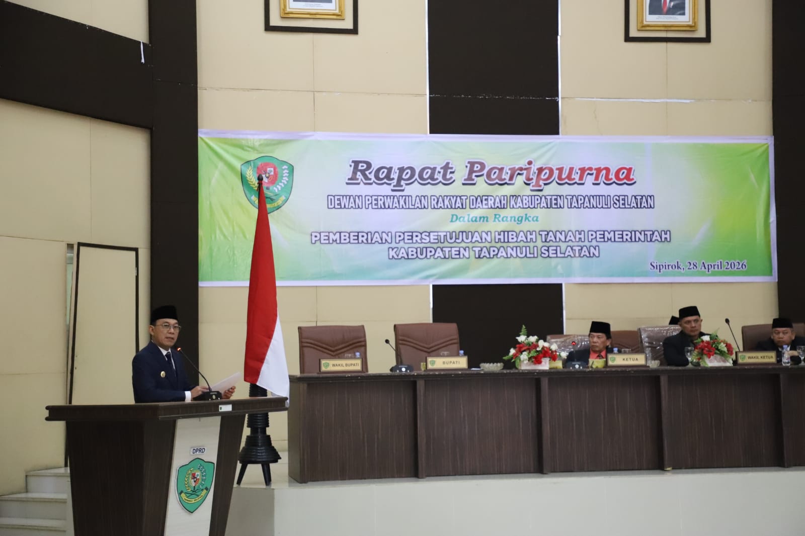 Hadapi Bencana, Tapsel Tetap Tumbuh dan Berprestasi: Bupati Gus Irawan Sampaikan LKPJ 2025 di Paripurna DPRD
